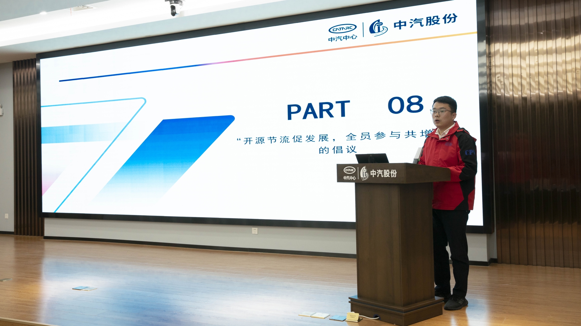 2e5ac275d0f94c95f8eb63f4baad8a9.jpg 2e5ac275d0f94c95f8eb63f4baad8a9.jpg