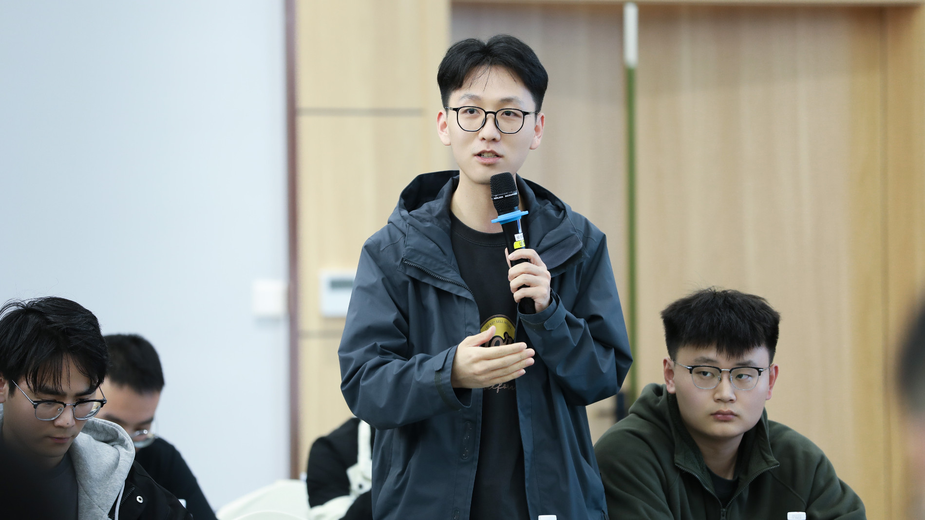 學(xué)生5.jpg 學(xué)生5.jpg