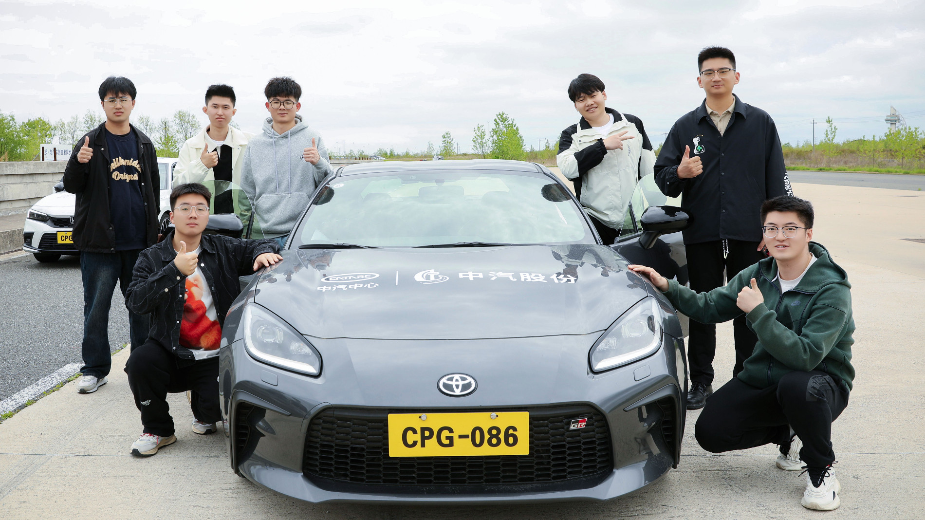 合影5.jpg 合影5.jpg